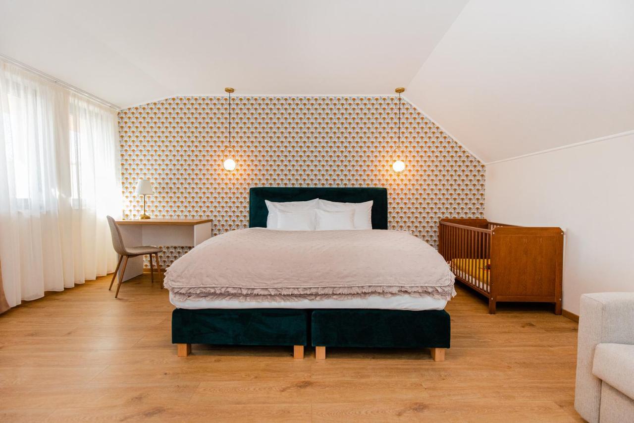 H11 Rooms إسترغوم المظهر الخارجي الصورة